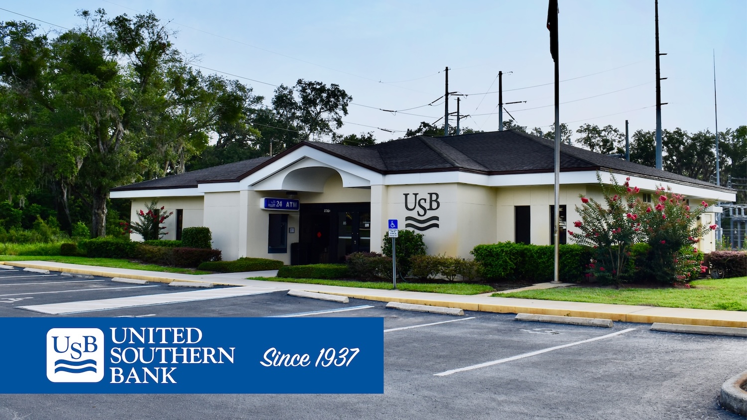 exterior photo of United Southern Bank's Leesburg South branch building